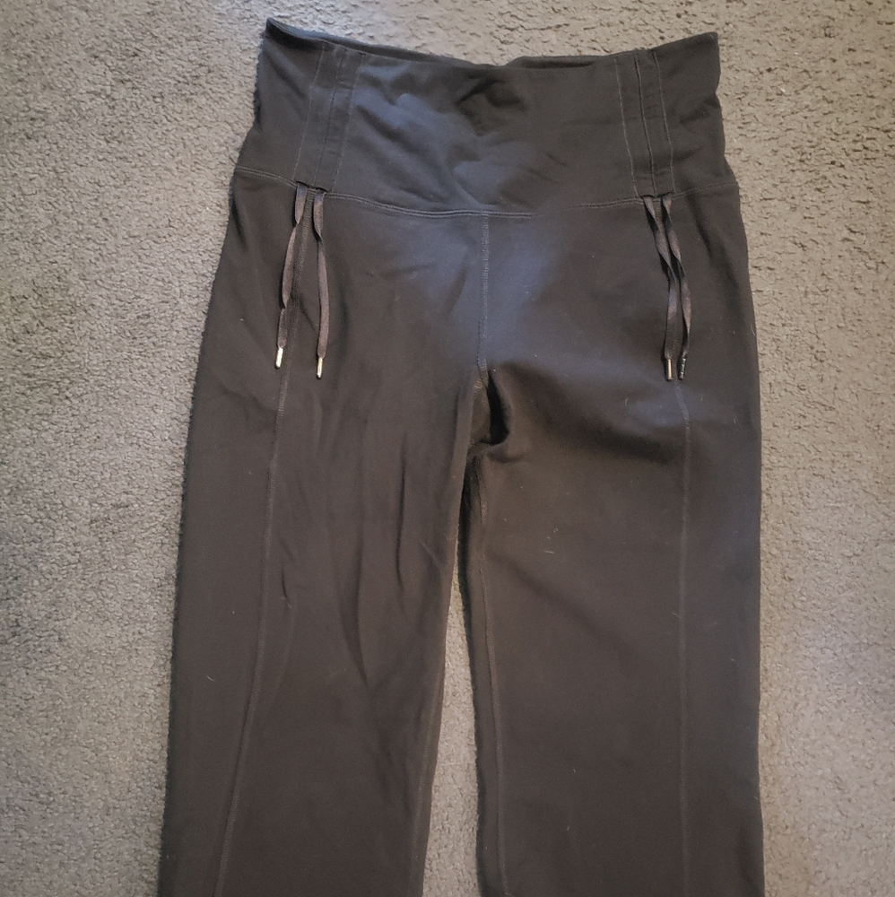 Lululemon cropped pants